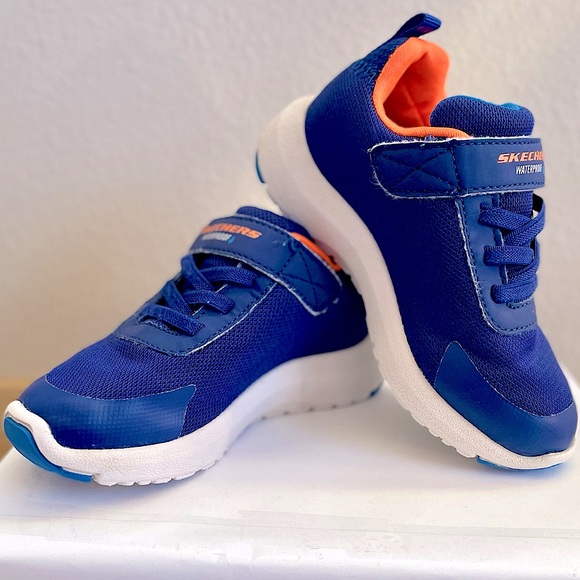 **EUC** SKECHERS Skech-Tex Little Kids Waterproof Sneakers - Picture 1 of 8